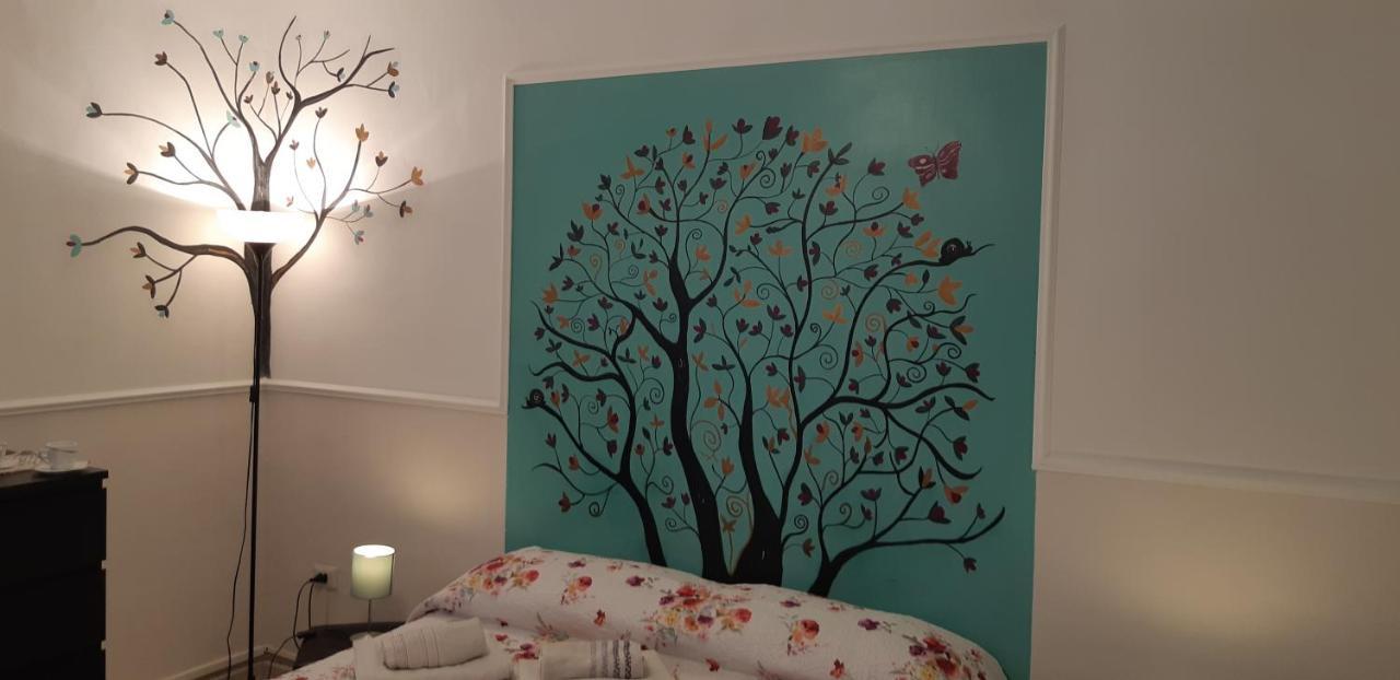 Al 68 Di Piazza Cavour Bed & Breakfast Napoli Bagian luar foto