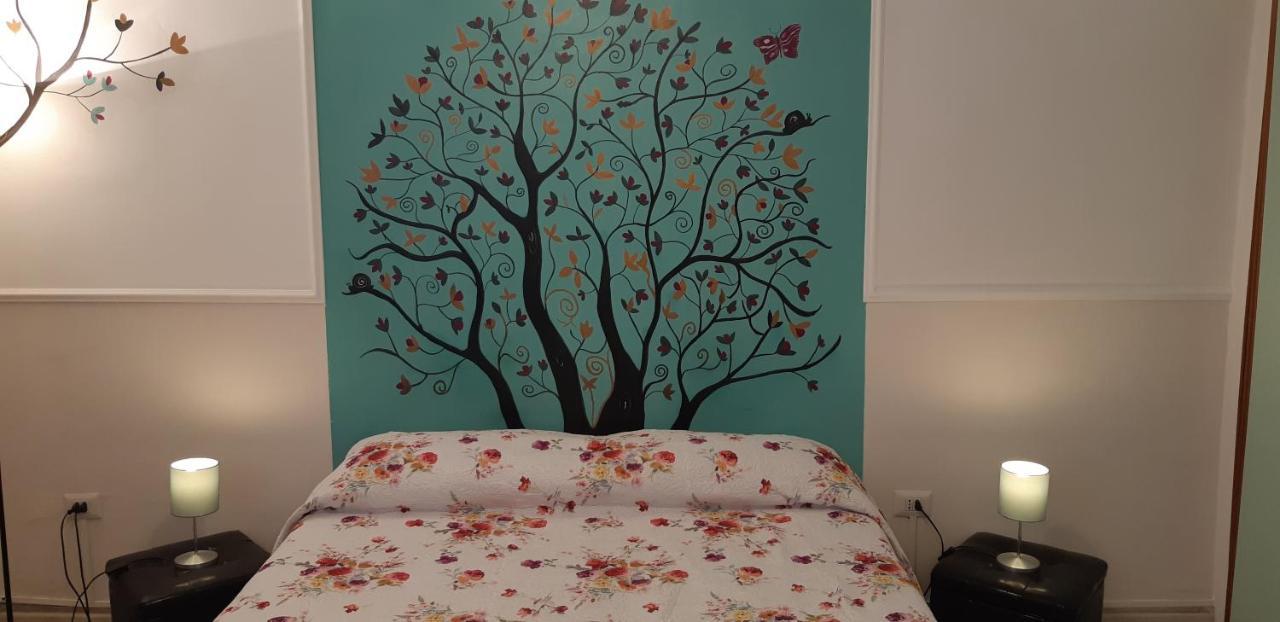 Al 68 Di Piazza Cavour Bed & Breakfast Napoli Bagian luar foto