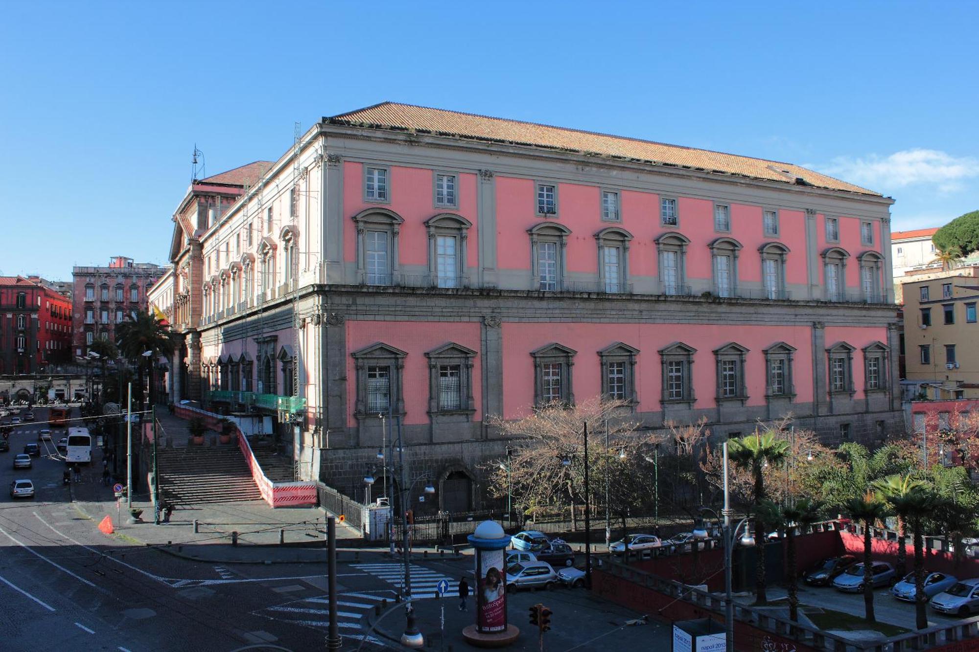 Al 68 Di Piazza Cavour Bed & Breakfast Napoli Bagian luar foto