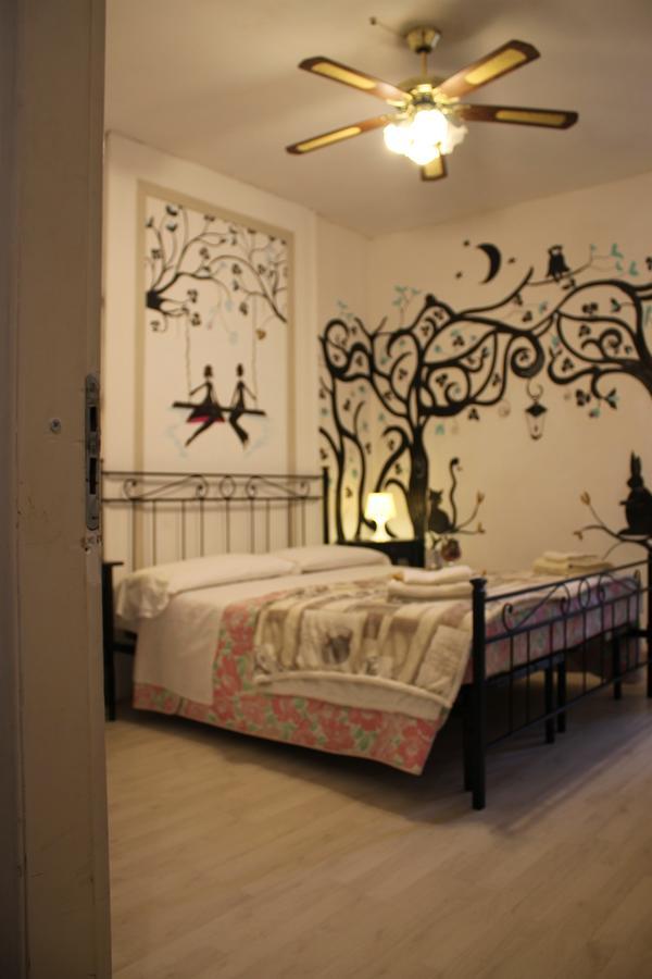Al 68 Di Piazza Cavour Bed & Breakfast Napoli Bagian luar foto
