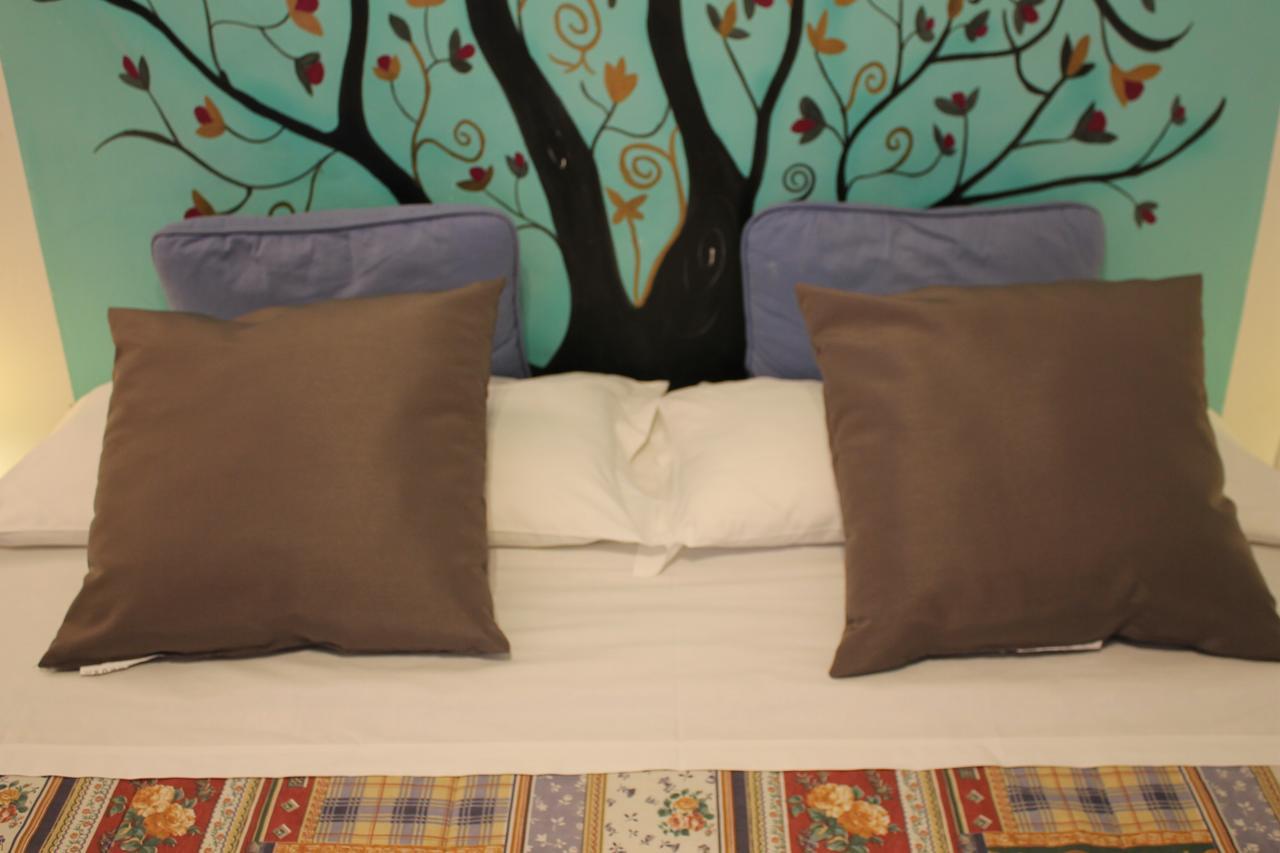 Al 68 Di Piazza Cavour Bed & Breakfast Napoli Bagian luar foto