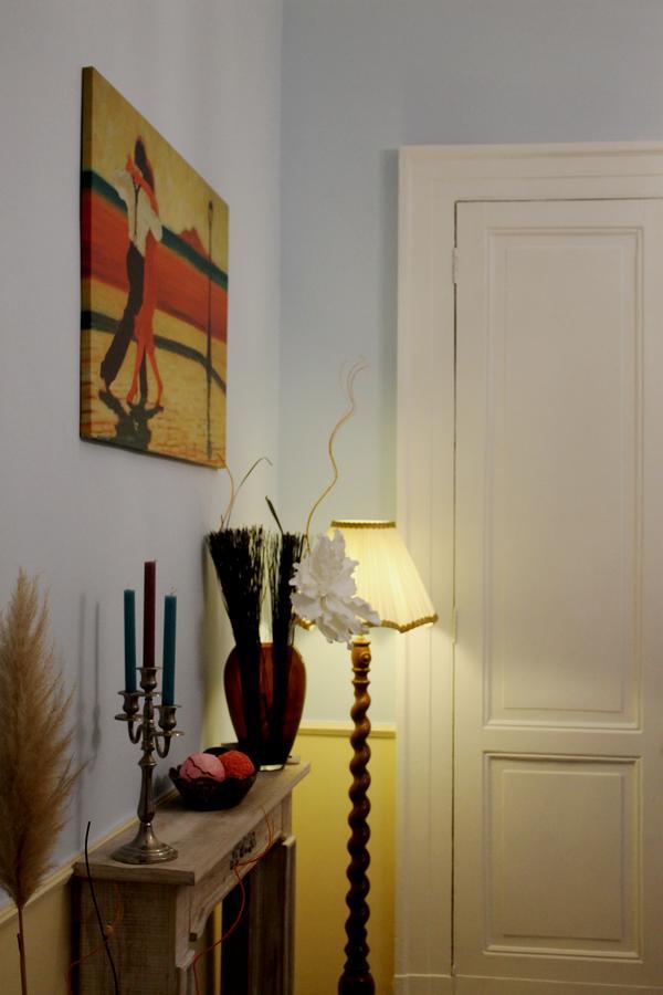 Al 68 Di Piazza Cavour Bed & Breakfast Napoli Bagian luar foto