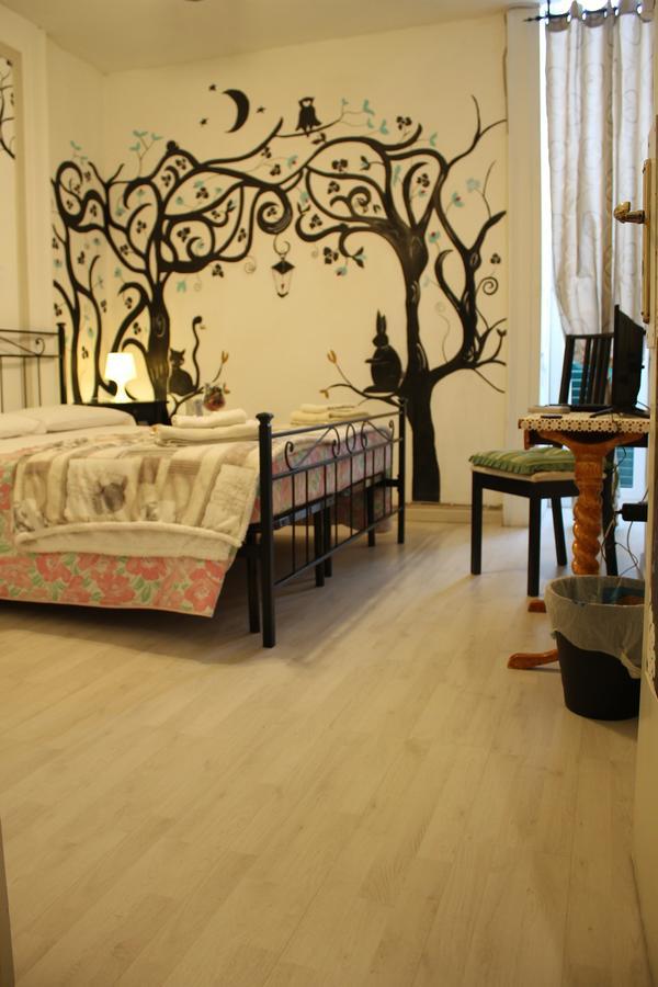 Al 68 Di Piazza Cavour Bed & Breakfast Napoli Bagian luar foto
