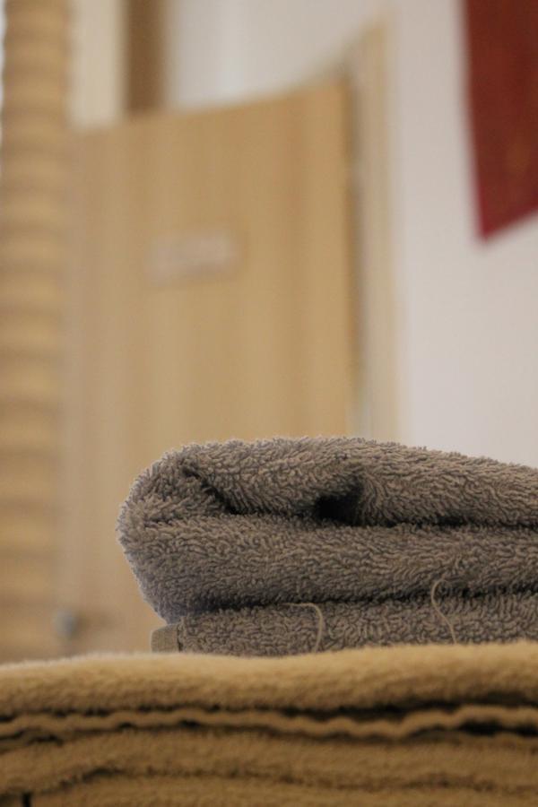 Al 68 Di Piazza Cavour Bed & Breakfast Napoli Bagian luar foto