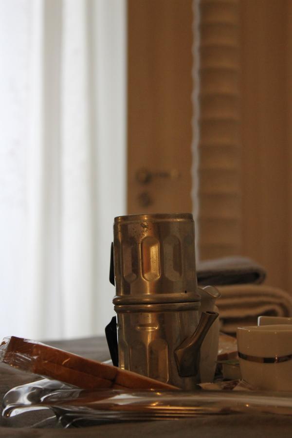 Al 68 Di Piazza Cavour Bed & Breakfast Napoli Bagian luar foto