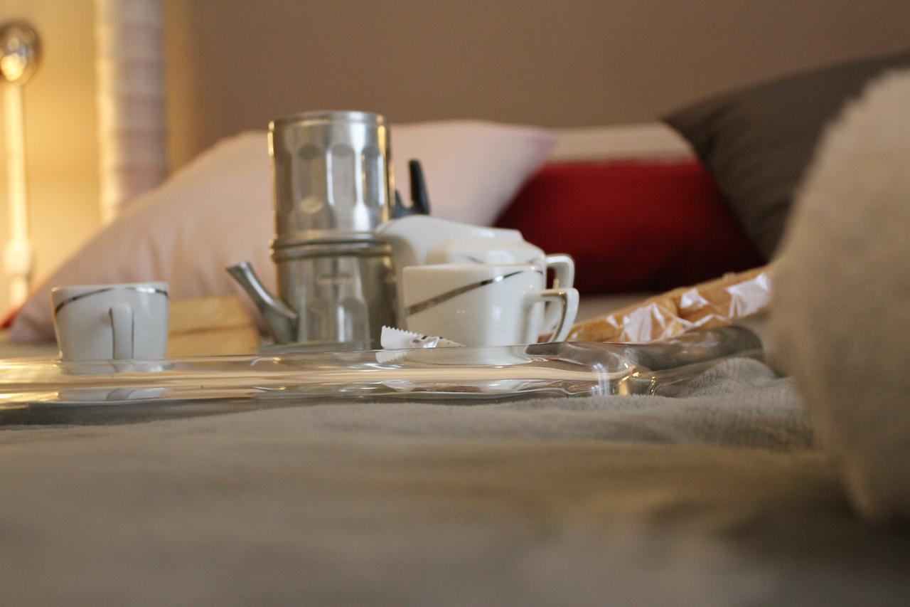 Al 68 Di Piazza Cavour Bed & Breakfast Napoli Bagian luar foto