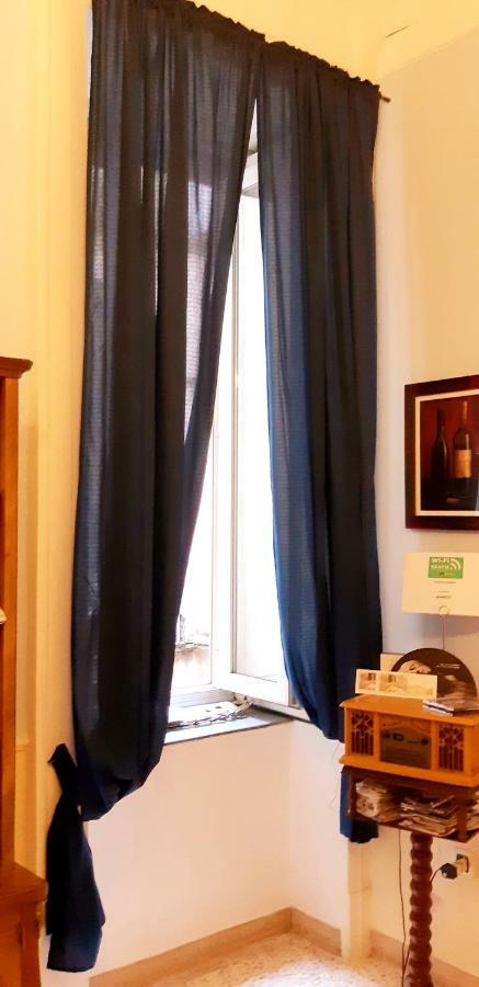 Al 68 Di Piazza Cavour Bed & Breakfast Napoli Bagian luar foto
